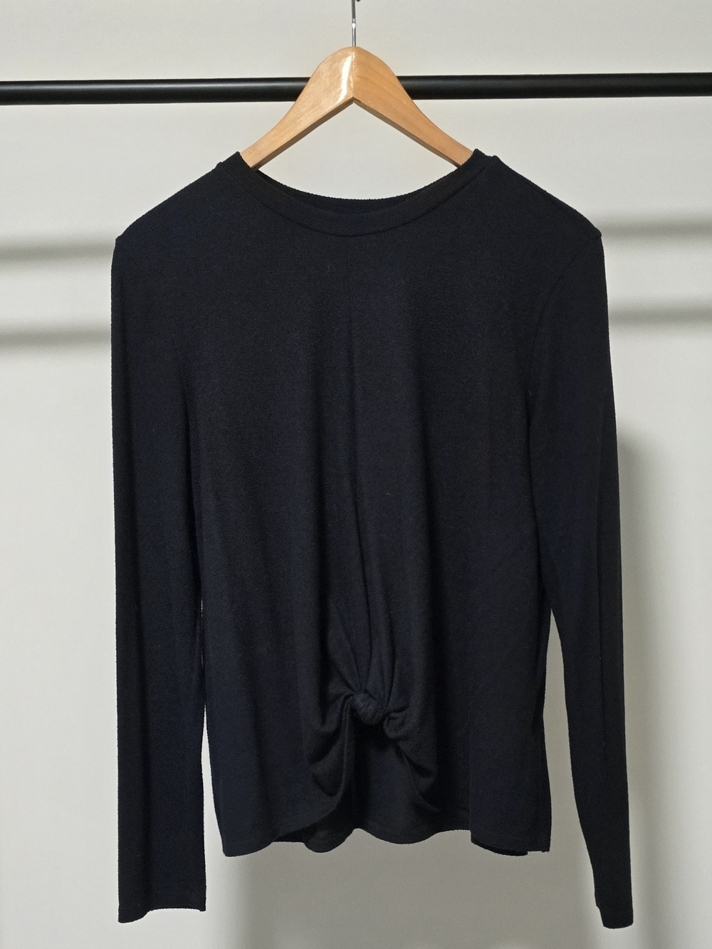 Long-Sleeve Black Knot Front Top
